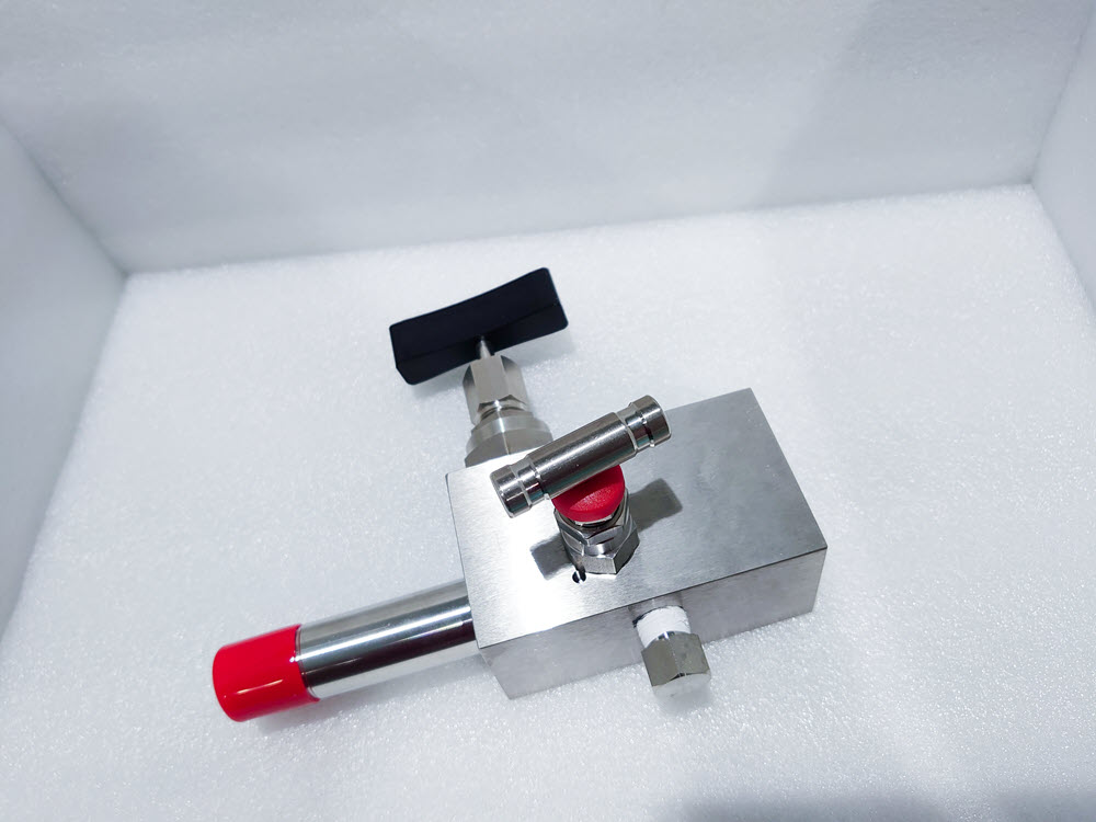 PN250內(nèi)外螺紋直通針型閥 PN250內(nèi)外螺紋直通針型閥